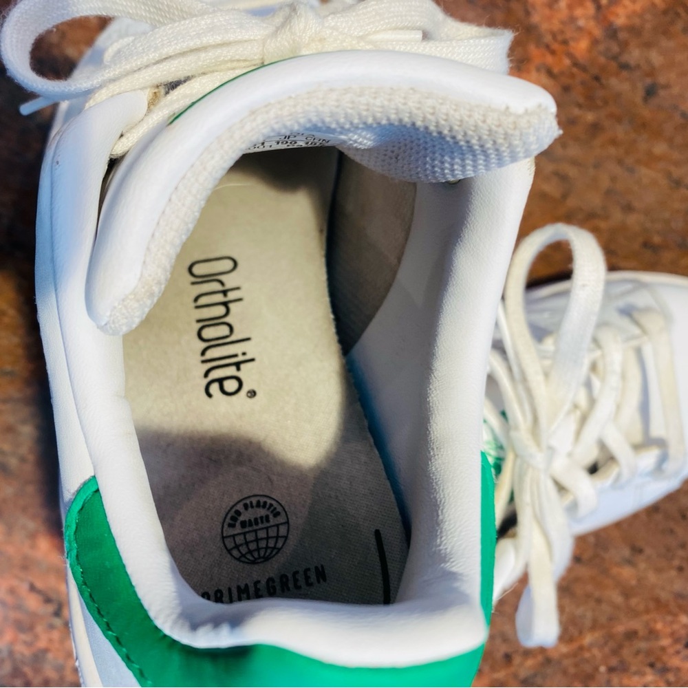 3 for $30 ADIDAS Originals White Leather Stan Smith
Sneakers - Picture 6 of 10